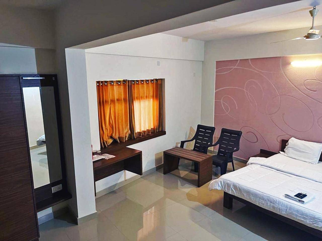 Hotel Radha Pangala Exterior photo