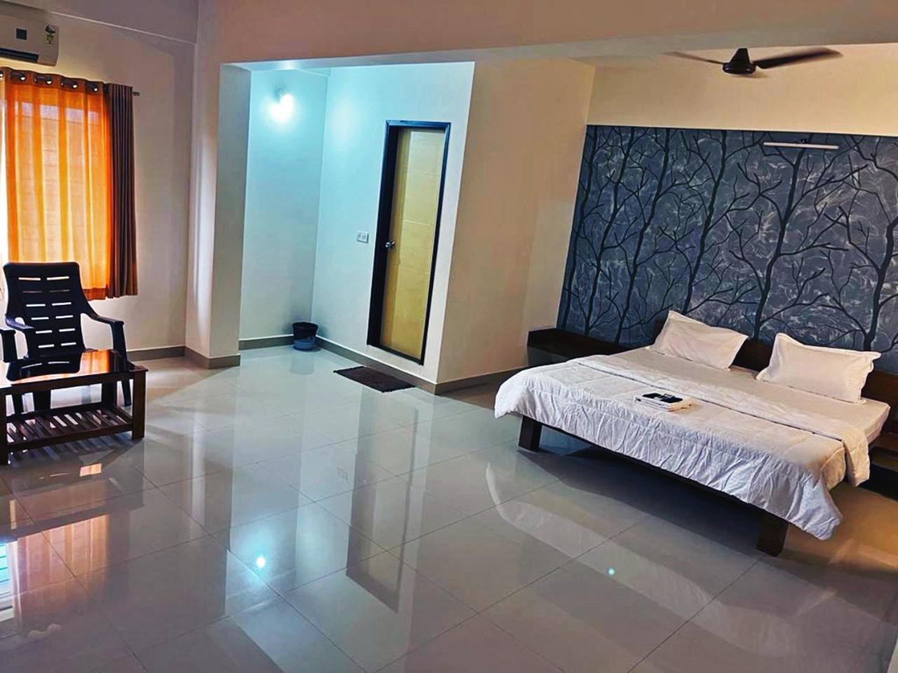 Hotel Radha Pangala Exterior photo