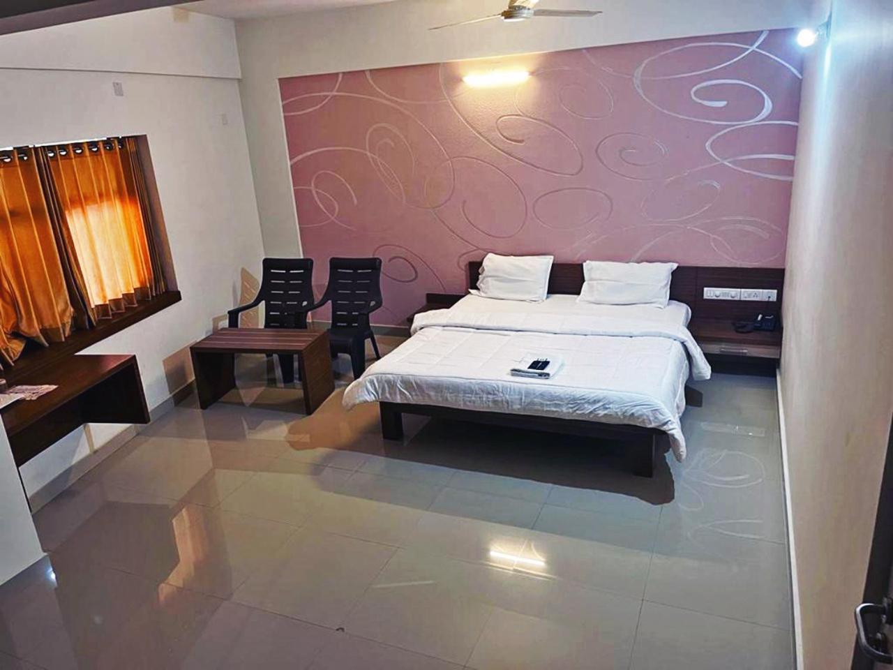 Hotel Radha Pangala Exterior photo