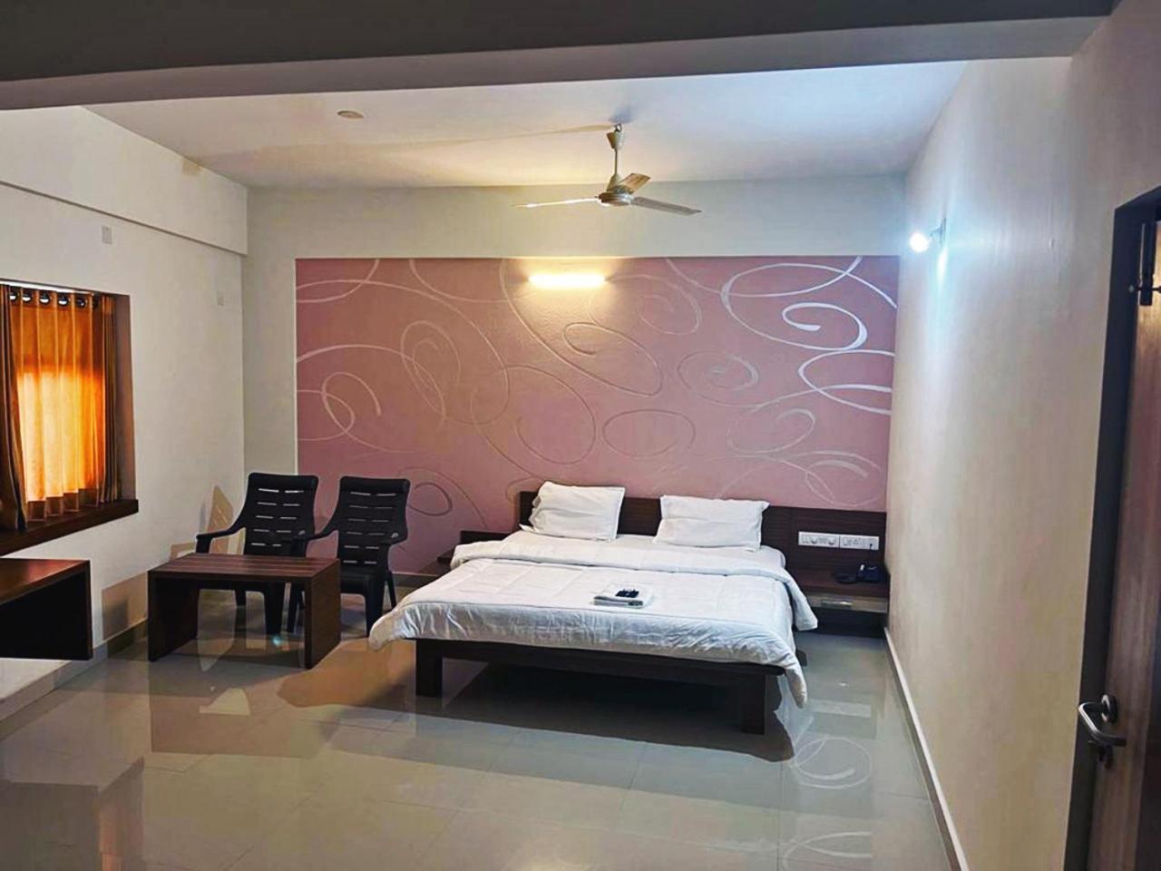 Hotel Radha Pangala Exterior photo